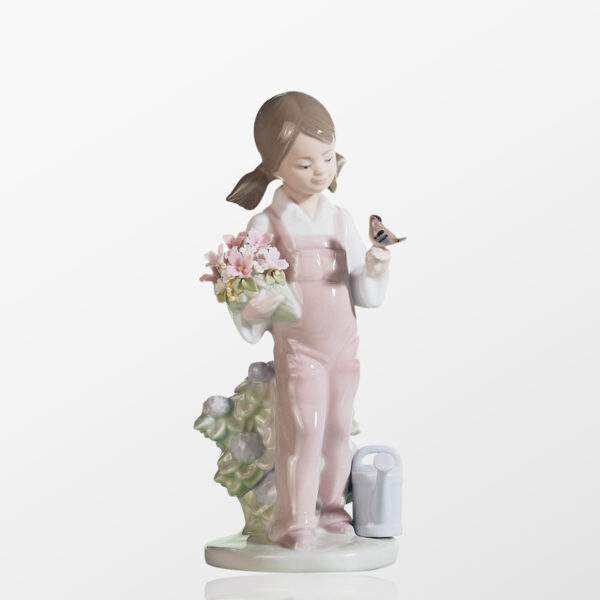 Фарфоровая статуэтка ”Весенняя девушка” магазин Status в Ташкенте