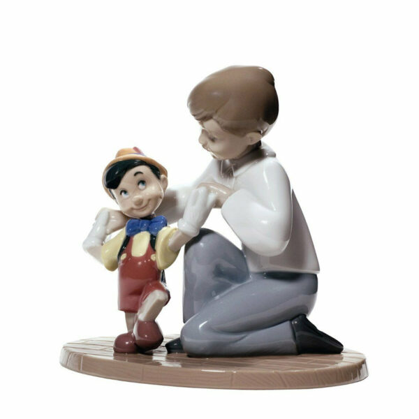 Фарфоровая статуэтка “Первые шаги Пиноккио” магазин Status в Ташкенте