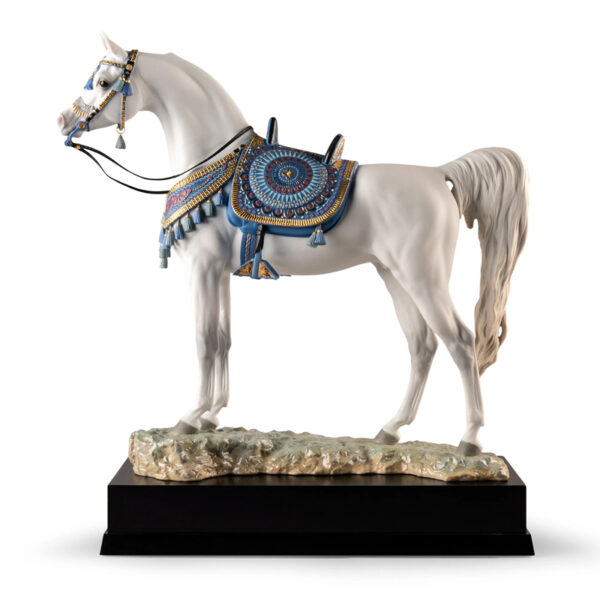 Фарфоровая статуэтка “Арабский чистокровный конь” магазин Status в Ташкенте